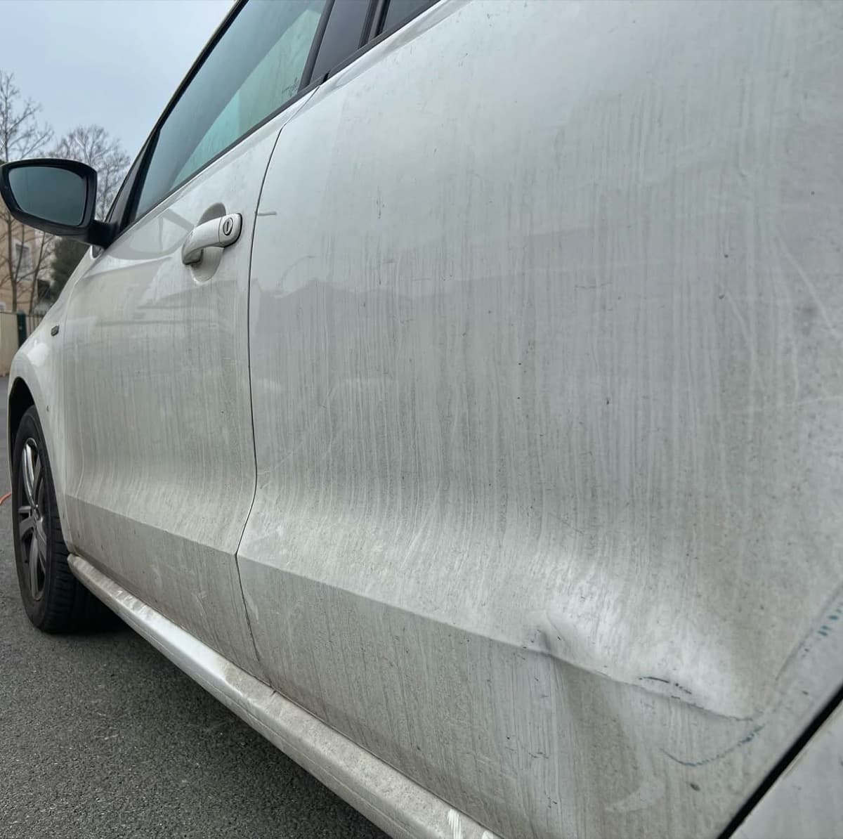 Carrosserie blanche décrassée en France — Avant