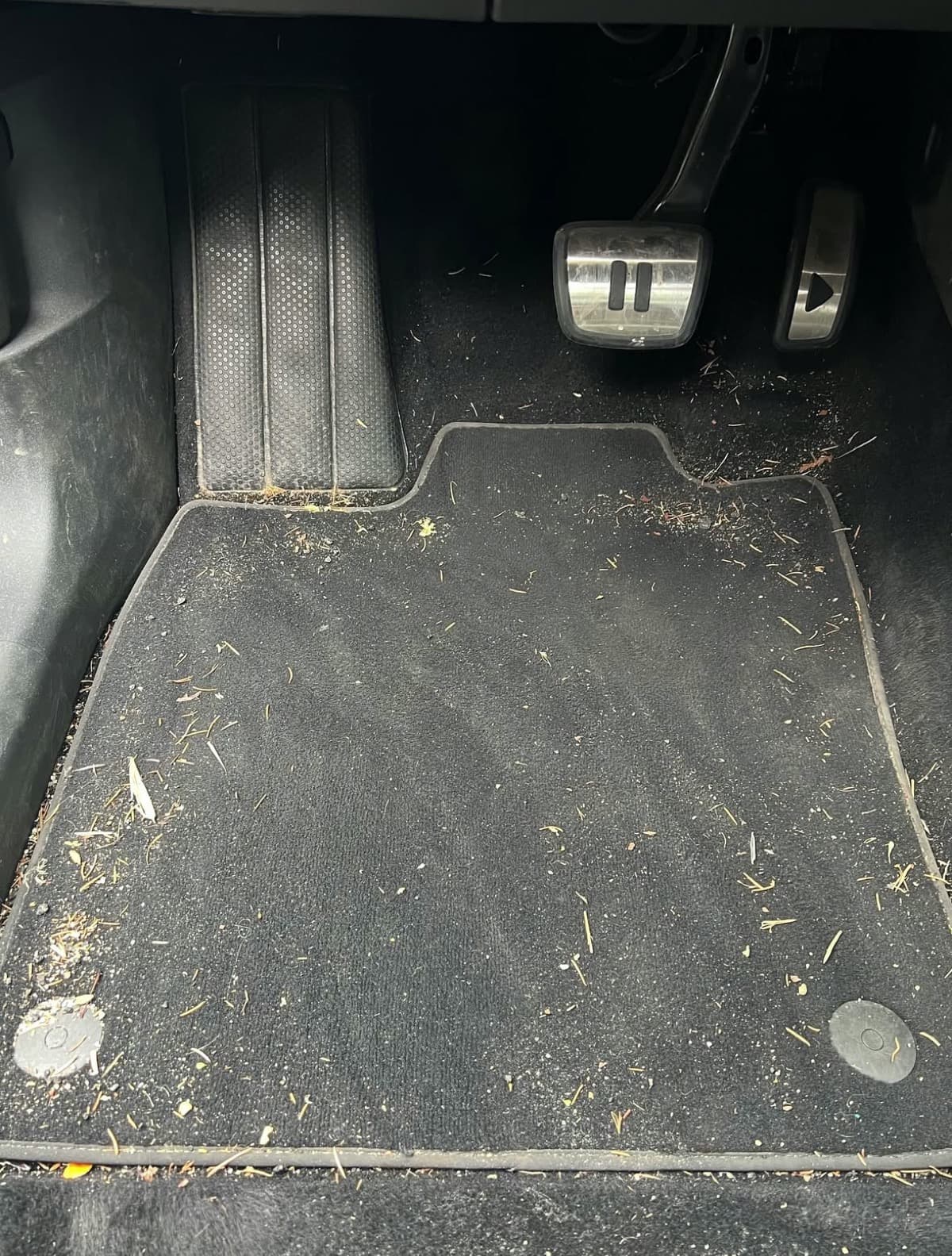 Tapis conducteur aspiré en France — Avant