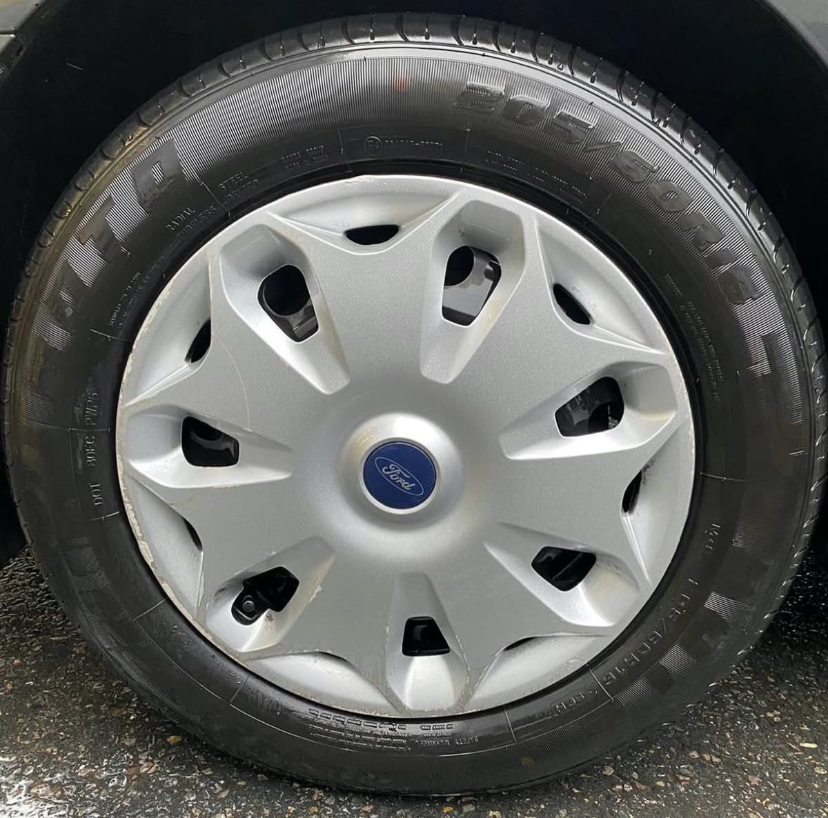 Enjoliveurs nettoyés en France — Après