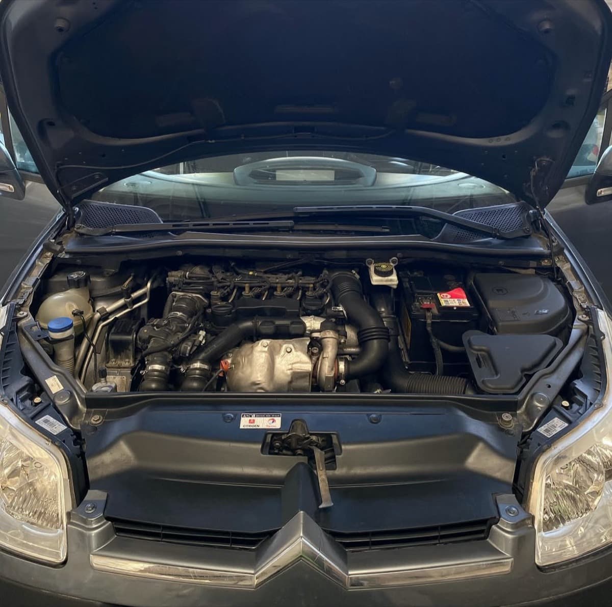 Compartiment moteur dégraissé — Après