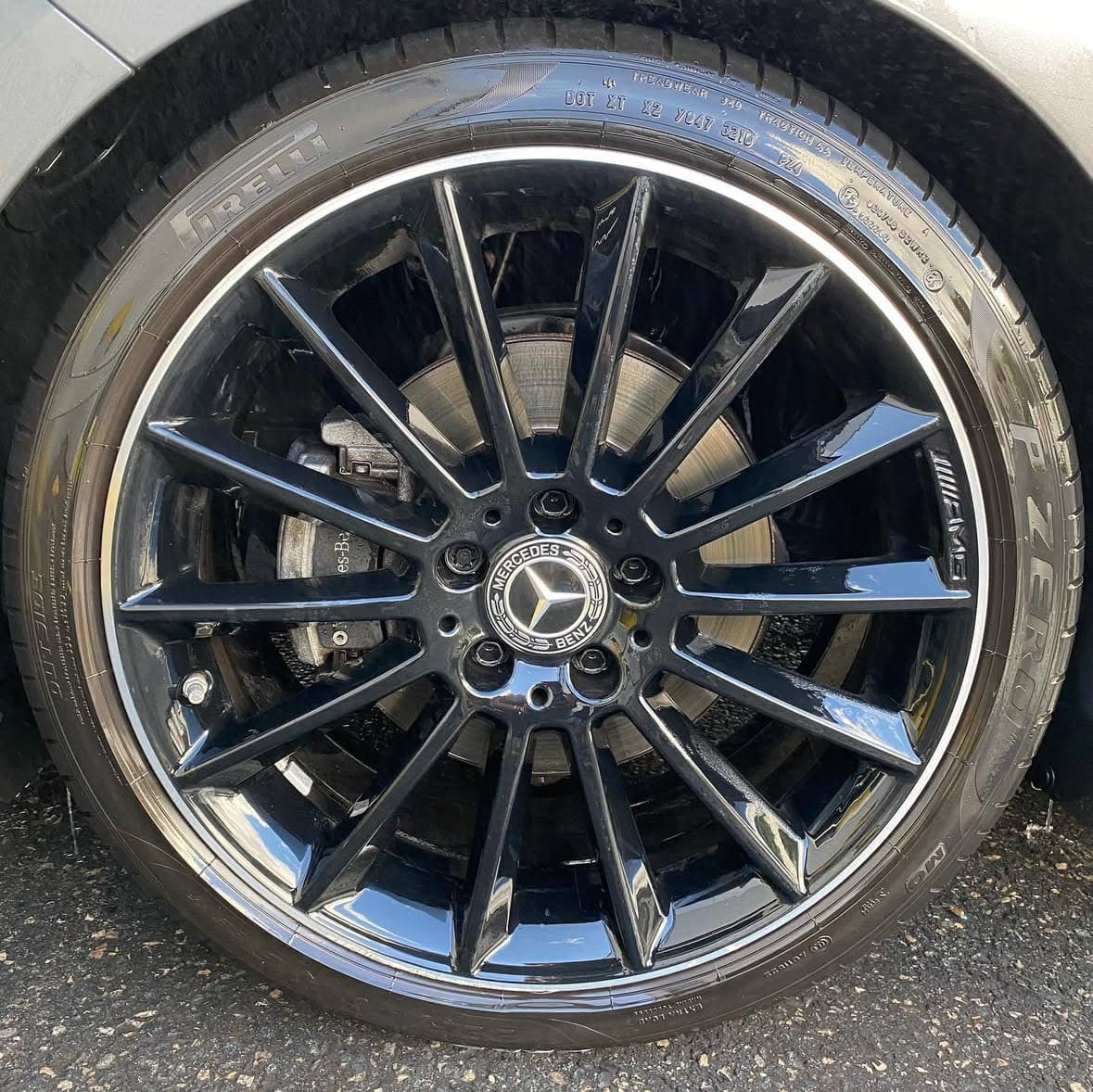 Décontamination jantes Mercedes AMG à Bordeaux Lac à Bordeaux — Après