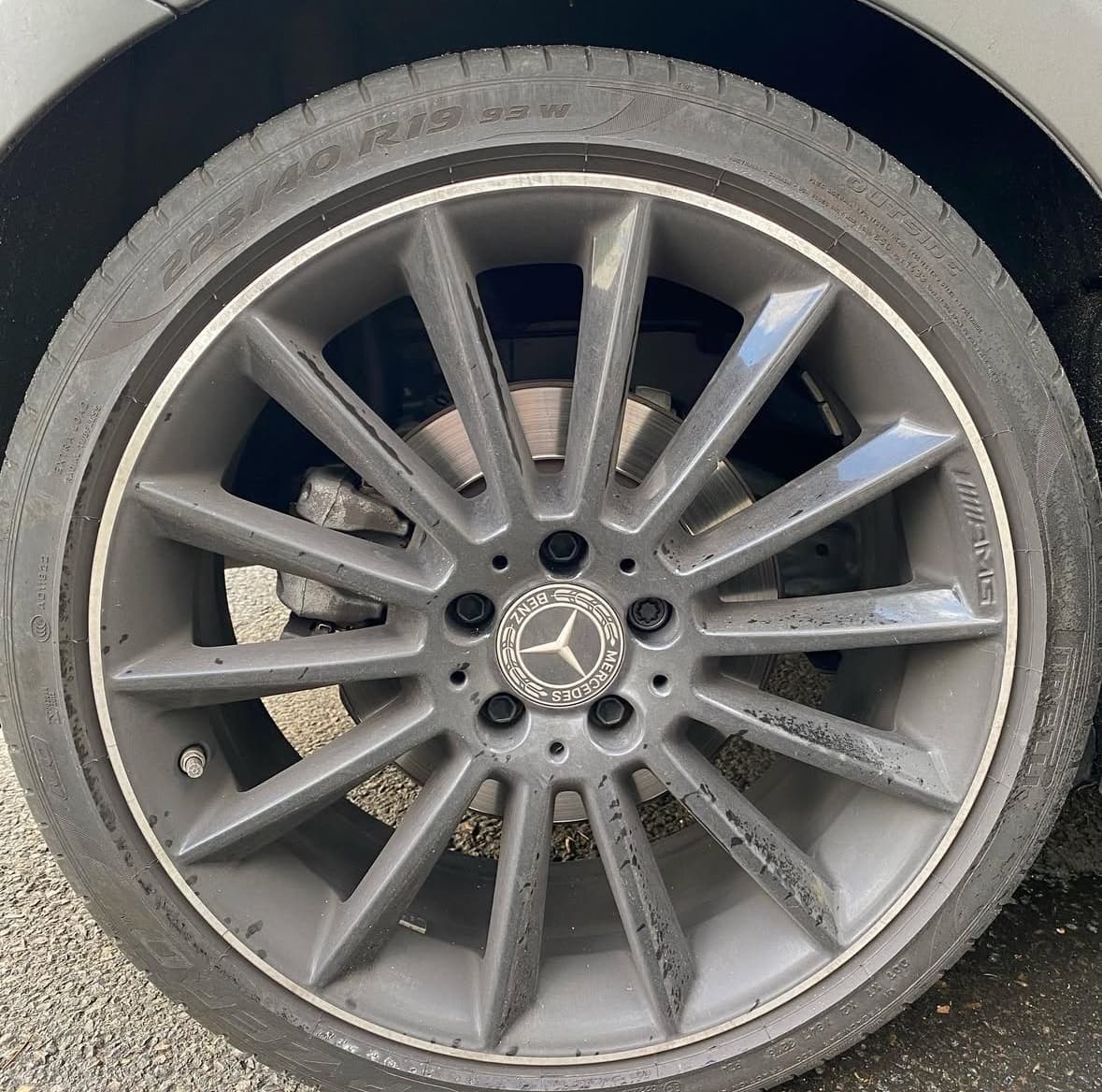 Décontamination jantes Mercedes AMG à Tourcoing à Lille — Avant