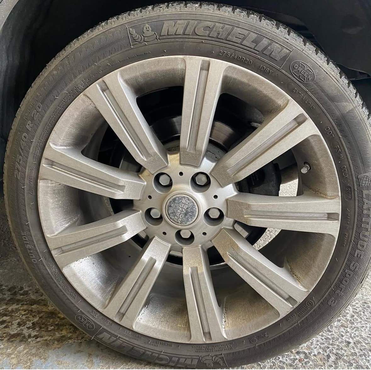 Décontamination jantes Range Rover à Pérols à Montpellier — Avant